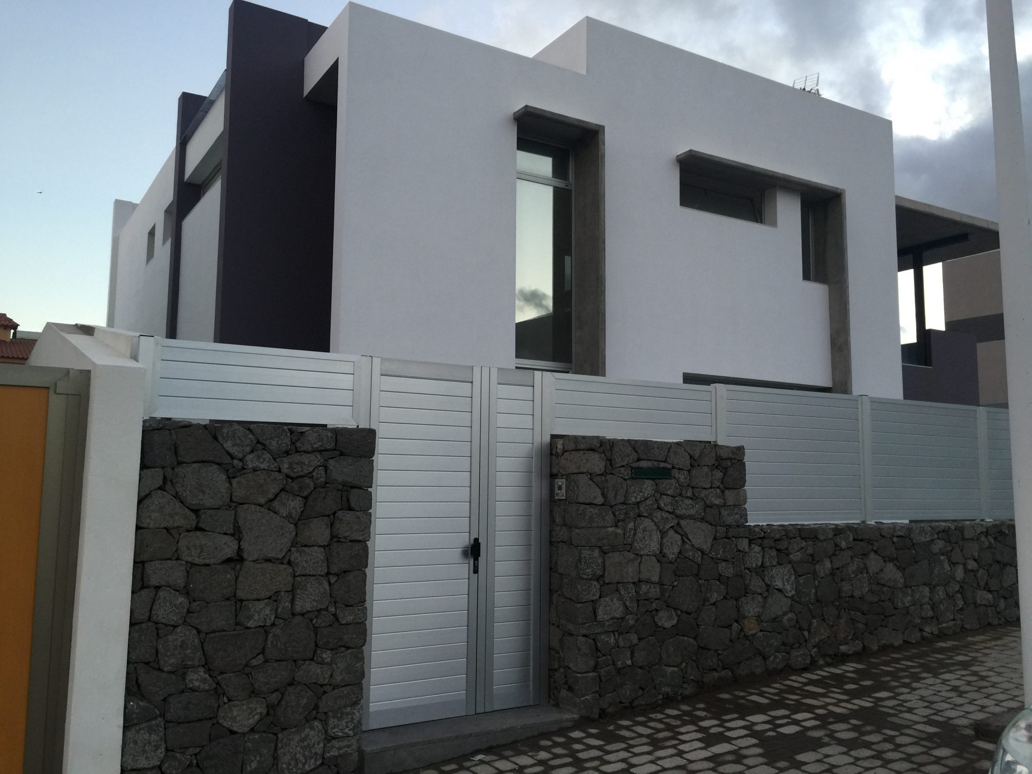 Lámina solar 3M para casa de diseño en Taliarte