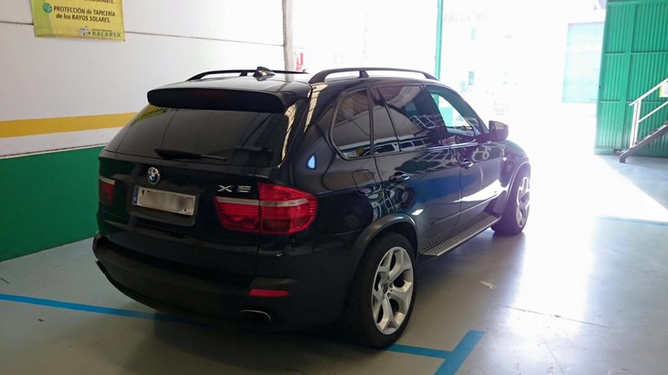 BMW X5 con lámina solar para coche 3M